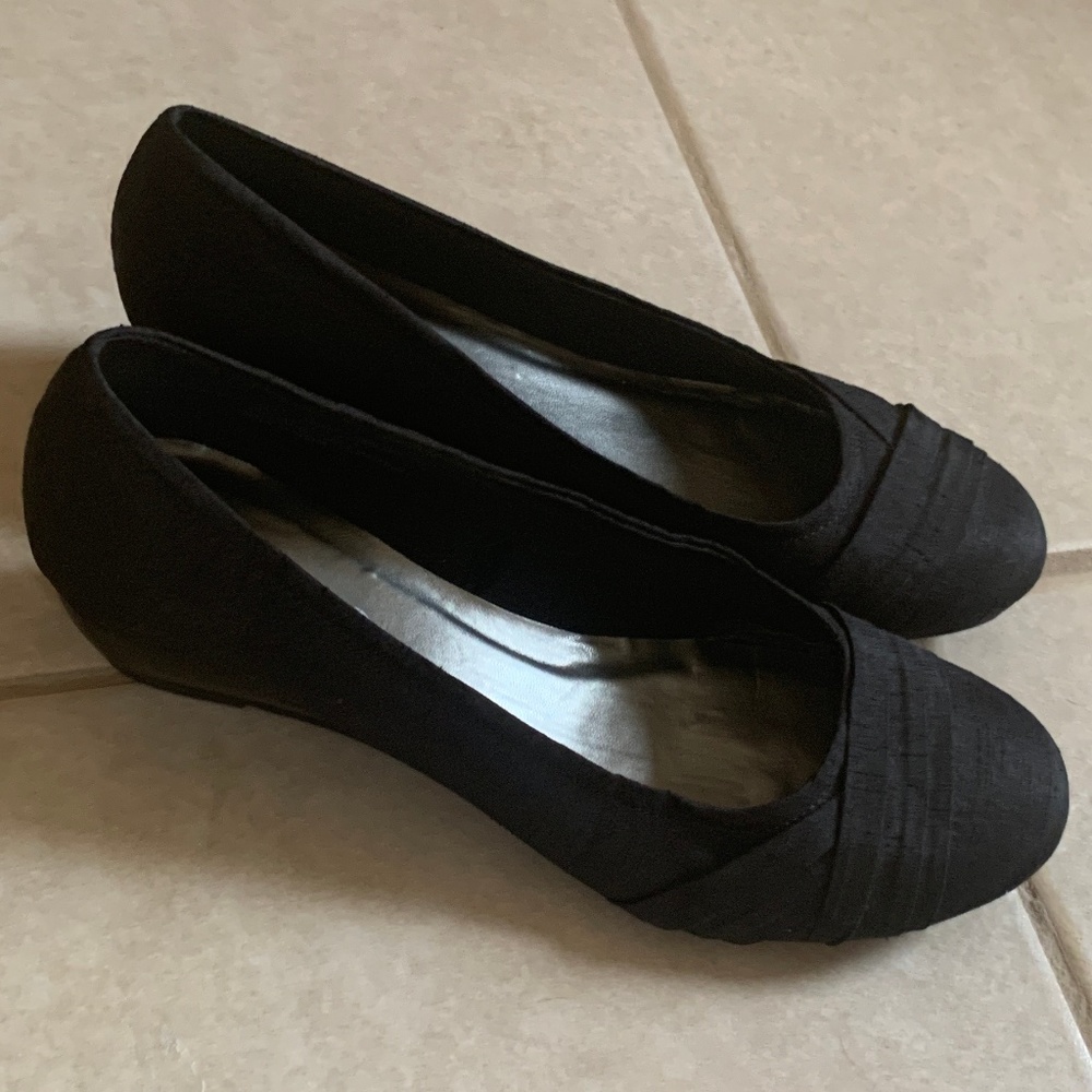 Black Silk Seychelles Wedges